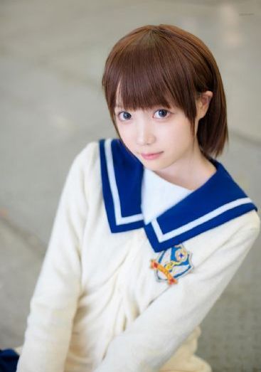 年轻的女老师