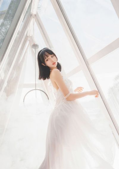 《漂亮的女邻居3》在线观看