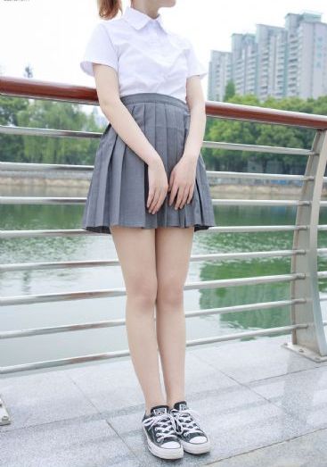 老师胸乳裸露网站