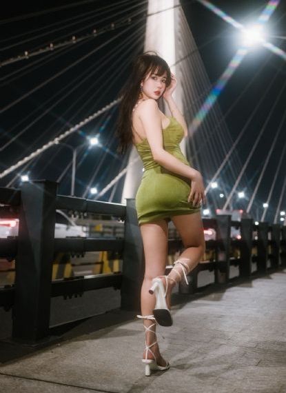 人妖干美女