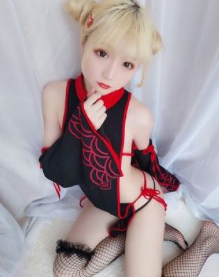 年轻的邻居少妇